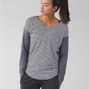 Lululemon Weekend Long Sleeve
Classic Stripe Black White.  Size 10